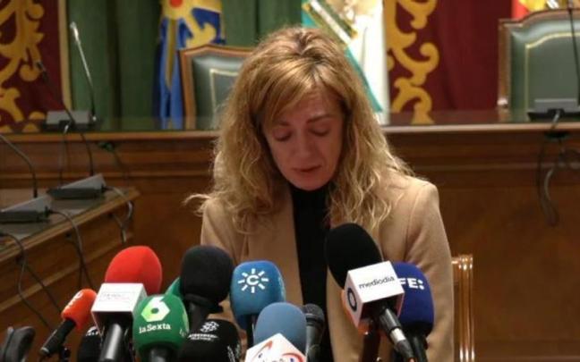 Berta Linares, alcaldesa de Maracena y candidata a la reelección, en la rueda de prensa en la que da explicaciones sobre al detención de su expareja como autor del secuestro.