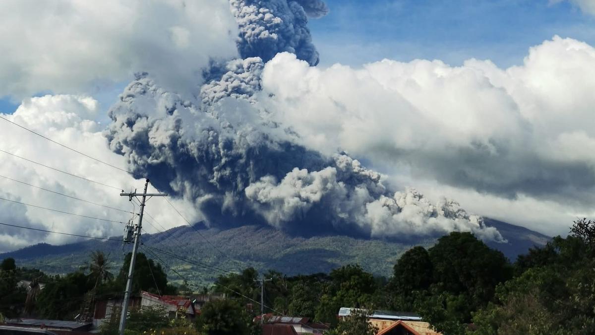 La erupción del volcán Kanlaon, en Filipinas.