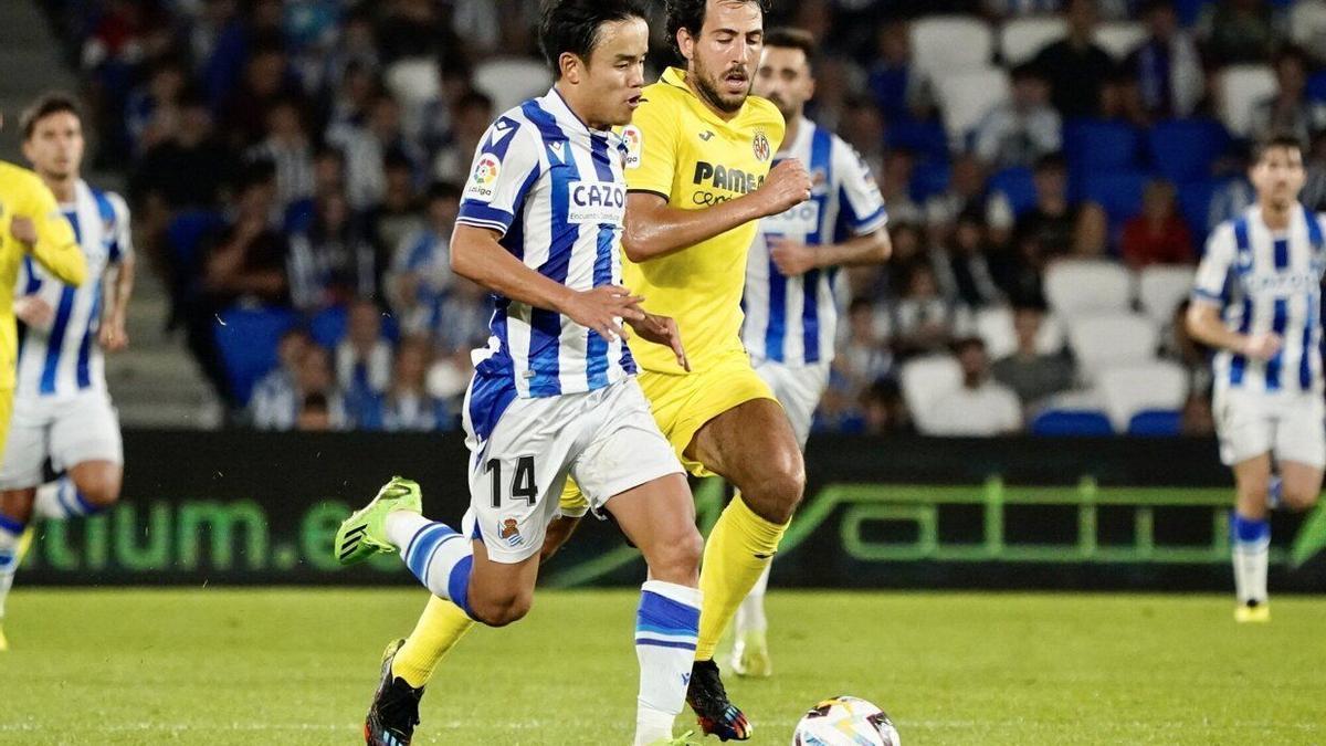 Kubo es perseguido por Parejo, en el partido que la Real jugó contra el Villarreal en la primera vuelta.