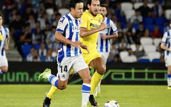 Kubo es perseguido por Parejo, en el partido que la Real jugó contra el Villarreal en la primera vuelta.