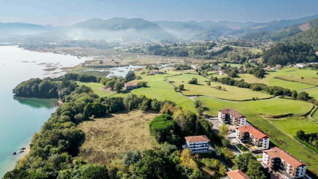 El proyecto de presupuestos mejorará el municipio de Busturia en 2026