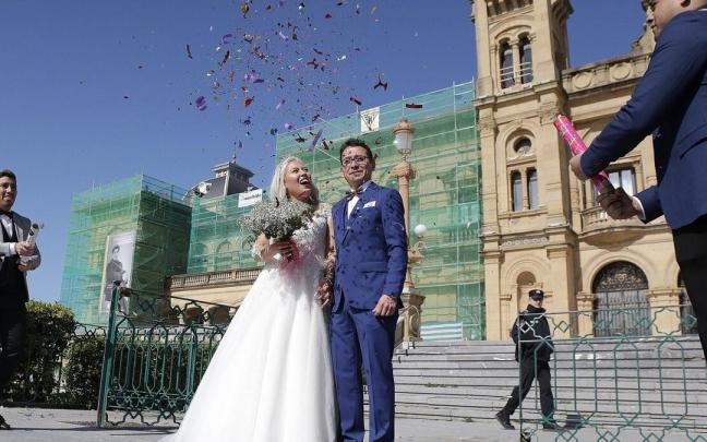 Bodas en el ayuntamiento de Donostia que están retringidas a 10 personas. Bodas en el ayuntamiento de Donostia que están retringidas a 10 personas.