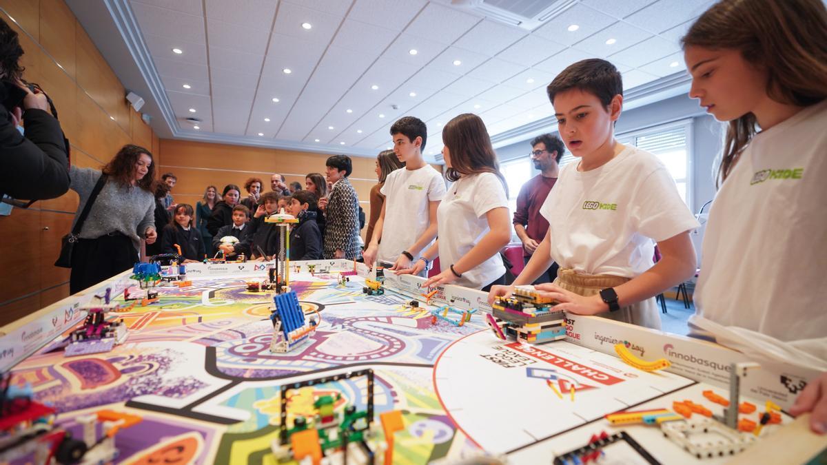 Más de 16.000 escolares han participado en la First Lego League Euskadi en sus 15 años de vida.