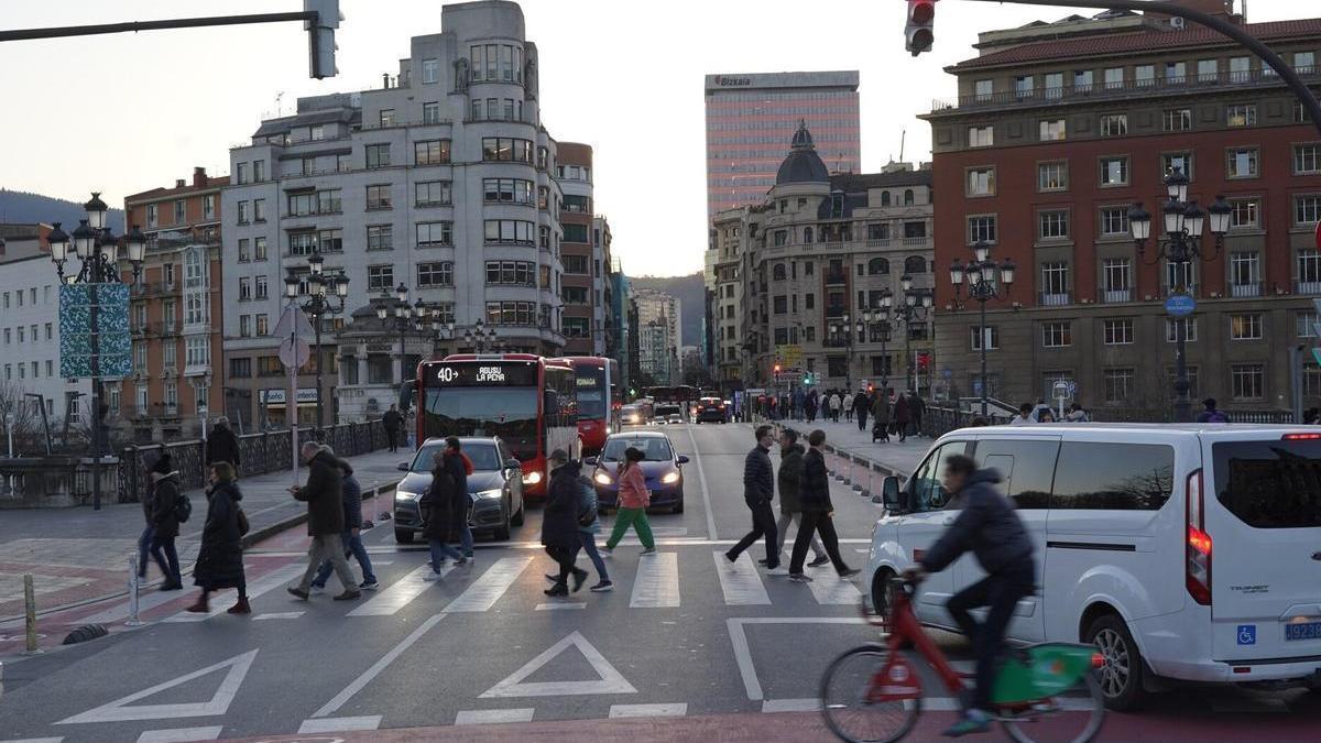 Circulación, peatones, bicis, coches