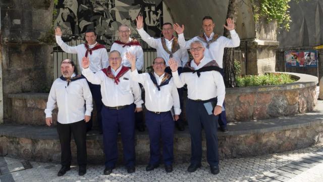 El ochote Karnaba posando.