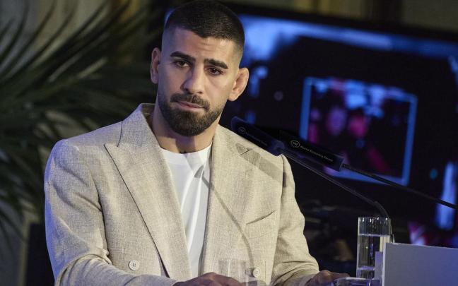 Ilia Topuria, durante un desayuno informativo.