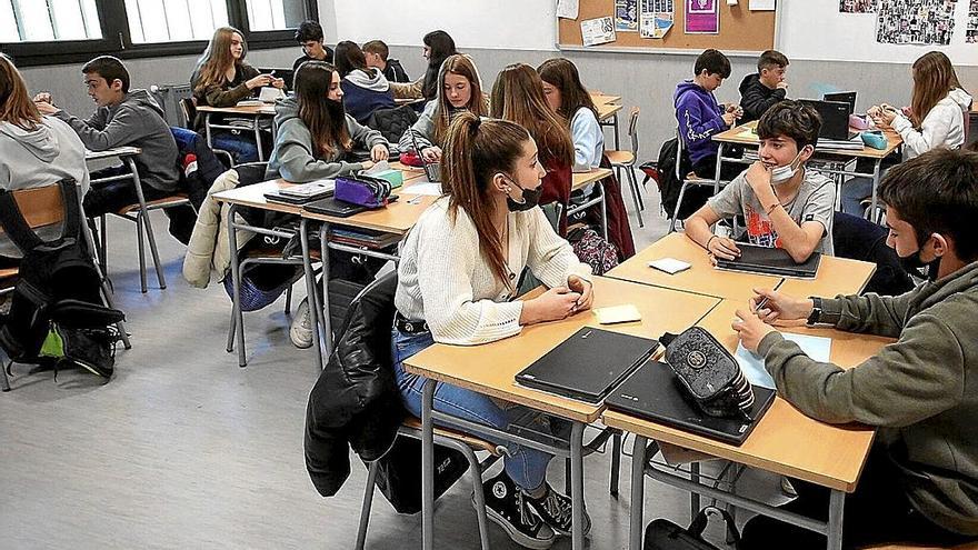 Estudiantes de Secundaria, en clase de un instituto de la Comarca de Pamplona.