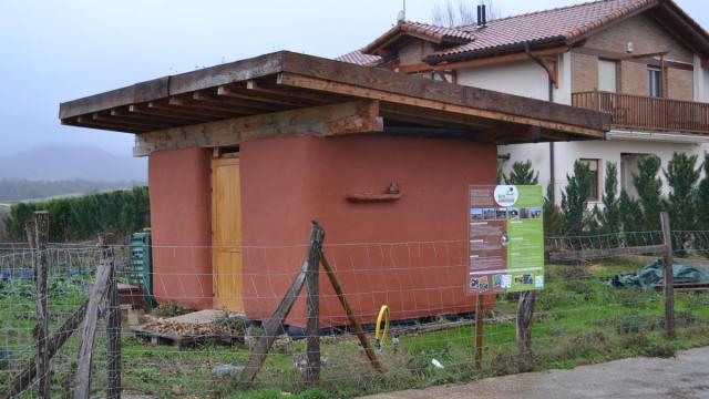 Instalaciones del proyecto Biohazi en Añua / Eva San Pedro Instalaciones del proyecto Biohazi en Añua