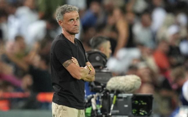 Luis Enrique durante el partido de la Supercopa de Europa 2025.