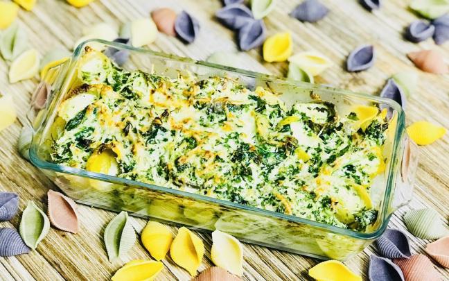 Pasta con kale y salsa cremosa gratinada en el horno. / María Malo Pasta con kale y salsa cremosa gratinada en el horno.
