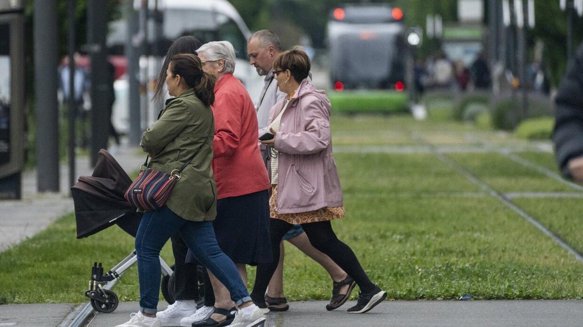 Gente paseando en Vitoria