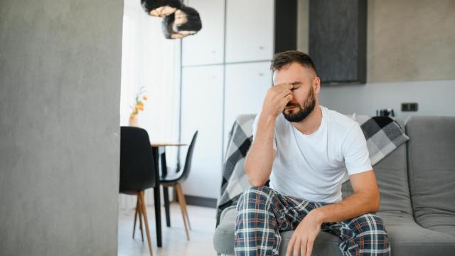 Angustia o tristeza son algunos de los síntomas del 'síndrome del domingo'.