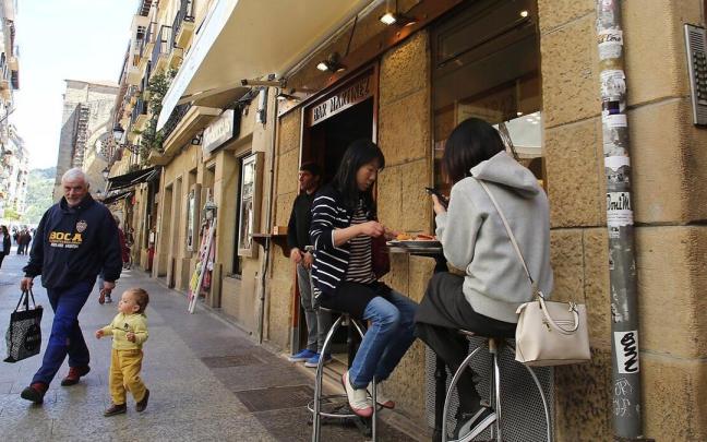 En la imagen, un establecimiento hostelero en la Parte Vieja donostiarra En la imagen, un establecimiento hostelero en la Parte Vieja donostiarra