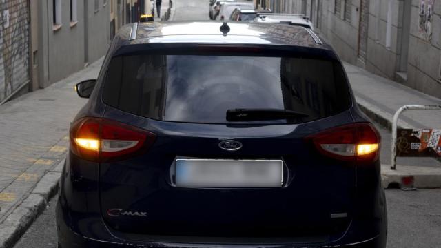 La baliza está recibiendo numerosas críticas por parte de algunos sectores de la sociedad debido, según dicen, a su escasa visibilidad.