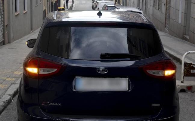 La baliza está recibiendo numerosas críticas por parte de algunos sectores de la sociedad debido, según dicen, a su escasa visibilidad.