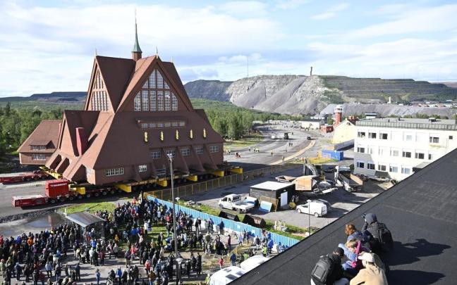 Imagen de la Iglesia que ha sido trasladada en Suecia por peligro de derrumbe