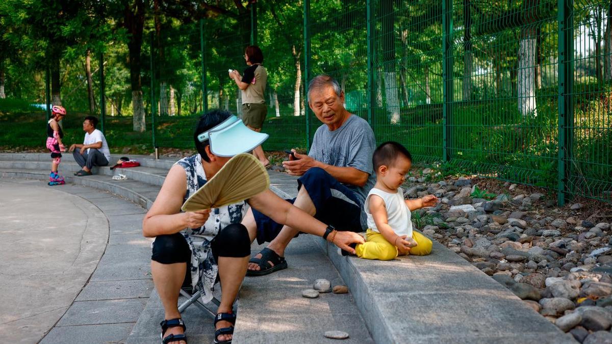 La tasa de fertilidad en China se mantiene baja.
