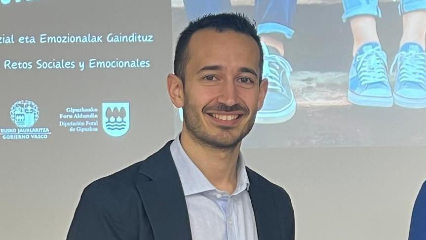 Adrián López Sarachaga.