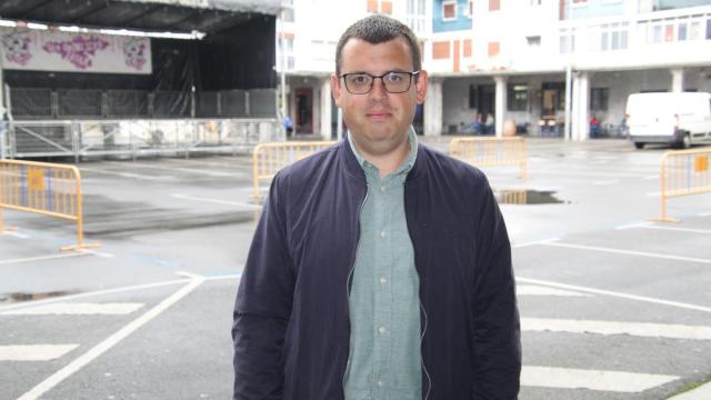 El portavoz jeltzale, Ander Garay, en Gudarien plaza, ubicada en el barrio de San Andrés.