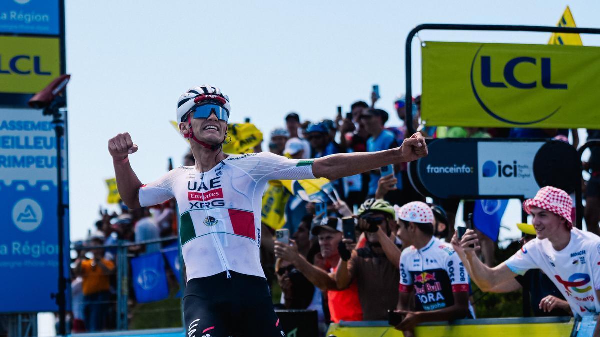 Del Toro celebra la victoria en Grand Colombier.