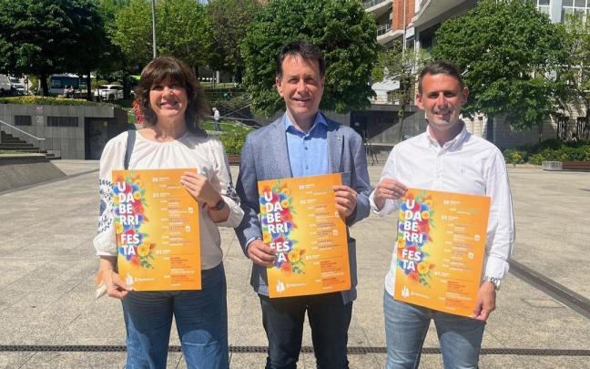 María Larrinaga, Asier Iragorri y Jon Zugazagoitia han presentado esta mañana el programa de Udaberri Festa / Susana Martín María Larrinaga, Asier Iragorri y Jon Zugazagoitia han presentado esta mañana el programa de Udaberri Festa