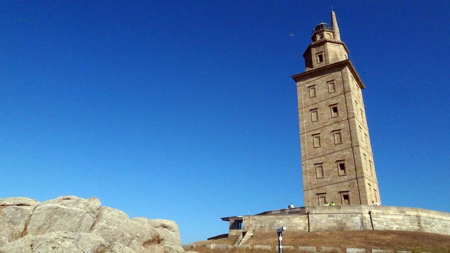 La Torre de Hércules, A Coruña, es el destino final de la Ruta N-VI.