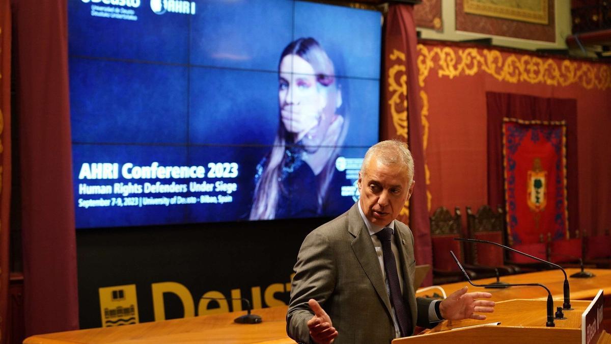 El lehendakari, Iñigo Urkullu, en la conferencia internacional de derechos humanos que ha acogido la Universidad de Deusto