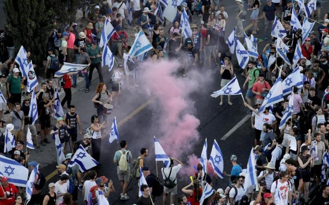 Protestas ante la sede del parlamento israelí contra la reforma judicial Protestas ante la sede del parlamento israelí contra la reforma judicial