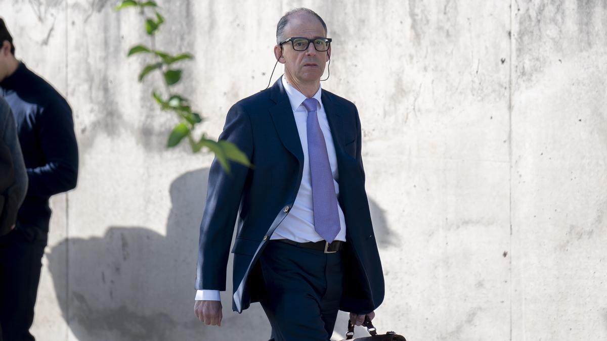 El inspector jefe de la Unidad de Delincuencia Económica y Fiscal (UDEF) de la Policía Nacional, Manuel Morocho, a su llegada a la Audiencia Nacional.