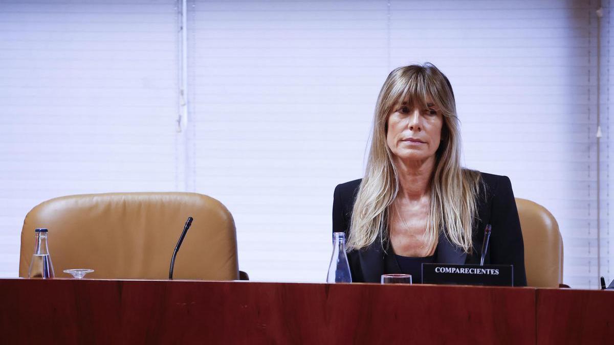 Begoña Gómez se acoge a su derecho a no declarar en la comisión de la Asamblea de Madrid.