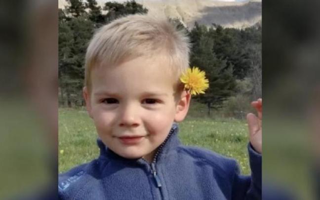 Émile, el niño de dos años desaparecido en Francia. Émile, el niño de dos años desaparecido en Francia.