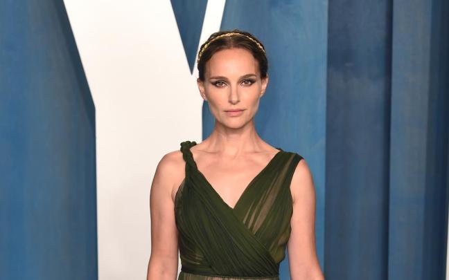 Natalie Portman en una alfombra roja.