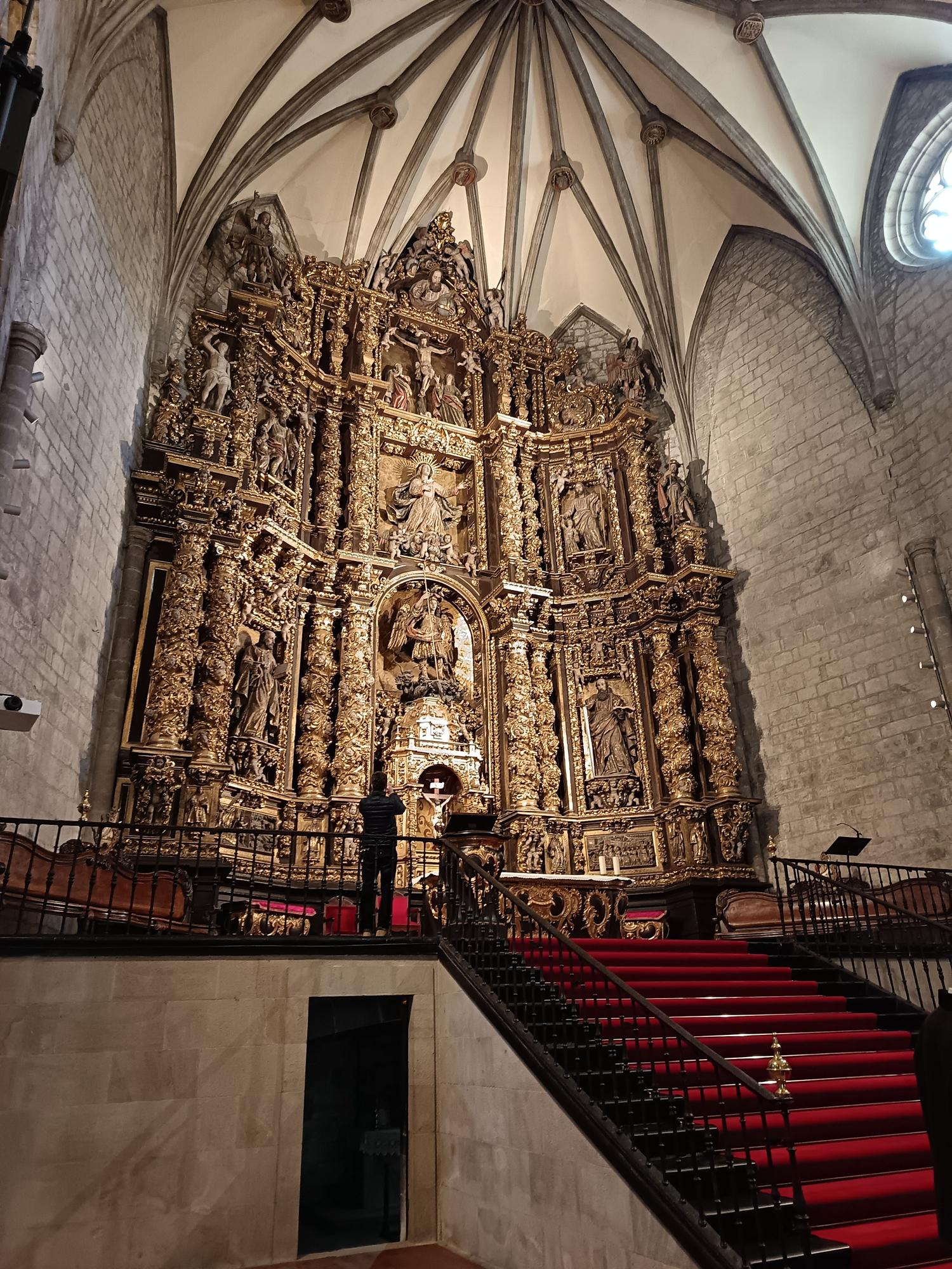 Imagen del retablo mayor de la parroquia oñatiarra.