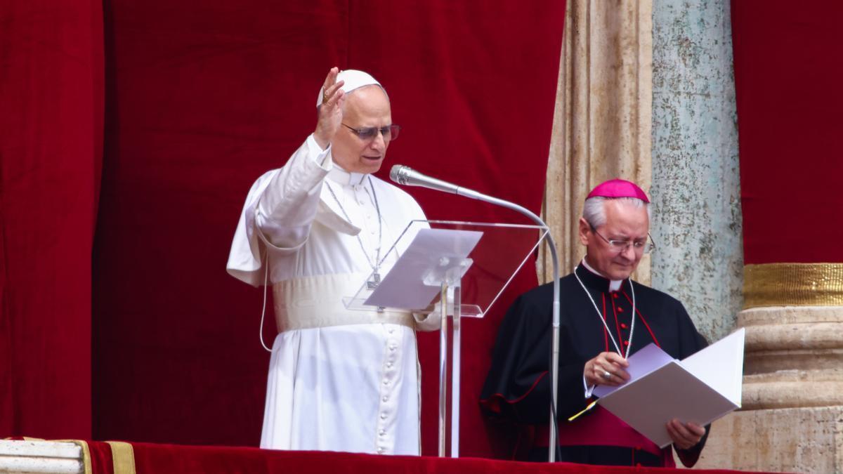 El Papa León XIV durante su primer Regina Caeli.