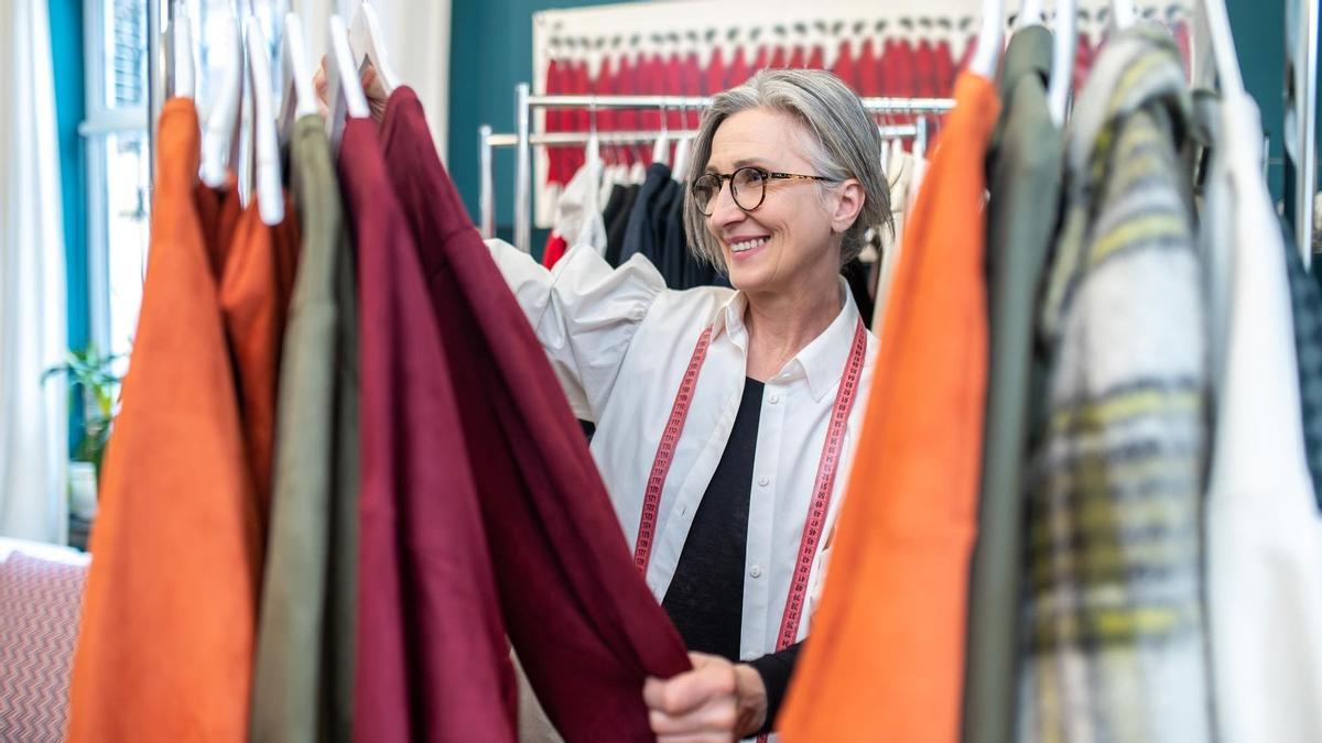 Cómo estilizar tus pantalones anchos a partir de los 50.