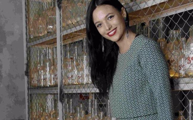 La actriz y presentadora Elisa Mouliáa