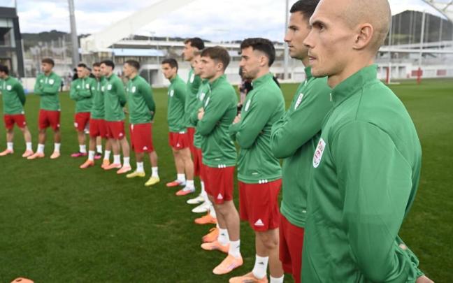 El Lehendakari visita en Lezama el entrenamiento de la Euskal Selekzioa