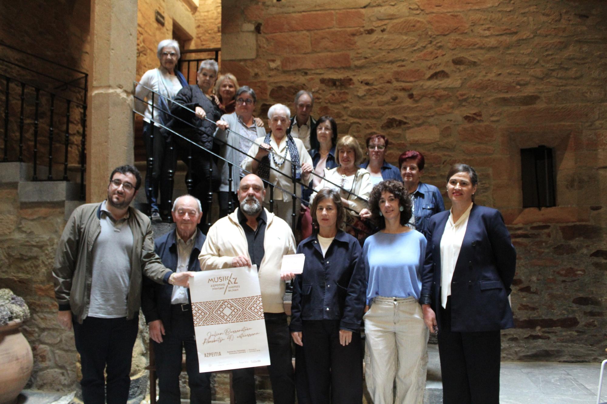 El palacio de Basazabal sirvió de marco a la presentación del CD y el concierto del sábado en la parroquia de Azpeitia