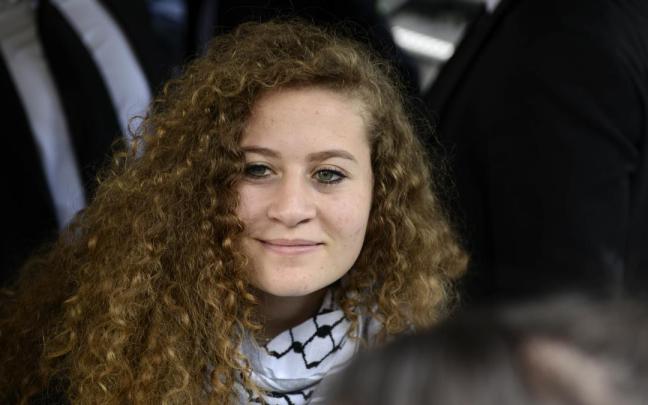 Ahed Tamimi fue puesta en libertad en 2018 cuando tenía 17 años tras permanecer ocho meses en prisión por abofetear a un soldado que invadió su casa.