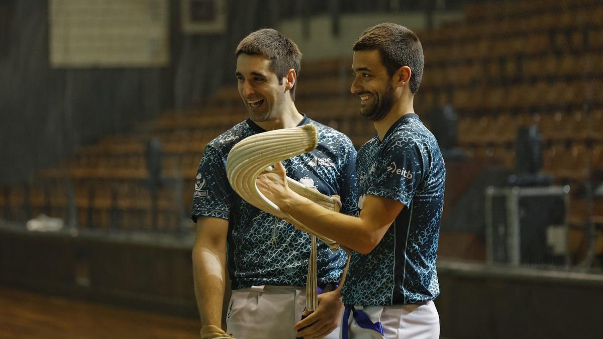 Beñat Segurola y Aritz Juanenea.