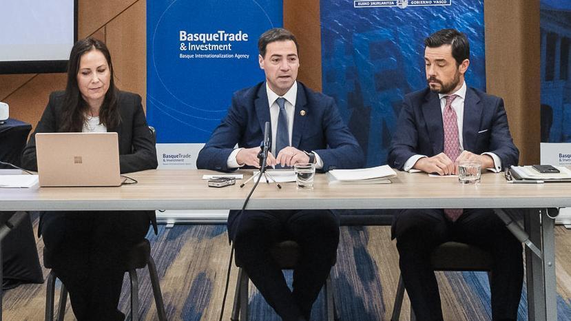 El Pradales en una reunión este martes Washington con representantes de empresas vascas del sector aeroespacial y miembros de Basque Trade & Investment (BTI).