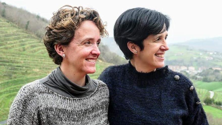 Las hermanas Itziar y Onditz Eizagirre, quinta generación de Talai Berri Txakolindegia.
