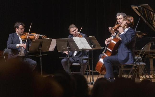 Musika-Música jaialdiko emanaldi bat.