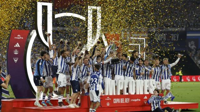 En imágenes: La Real se lleva la gloria en los penaltis con Marrero como héroe