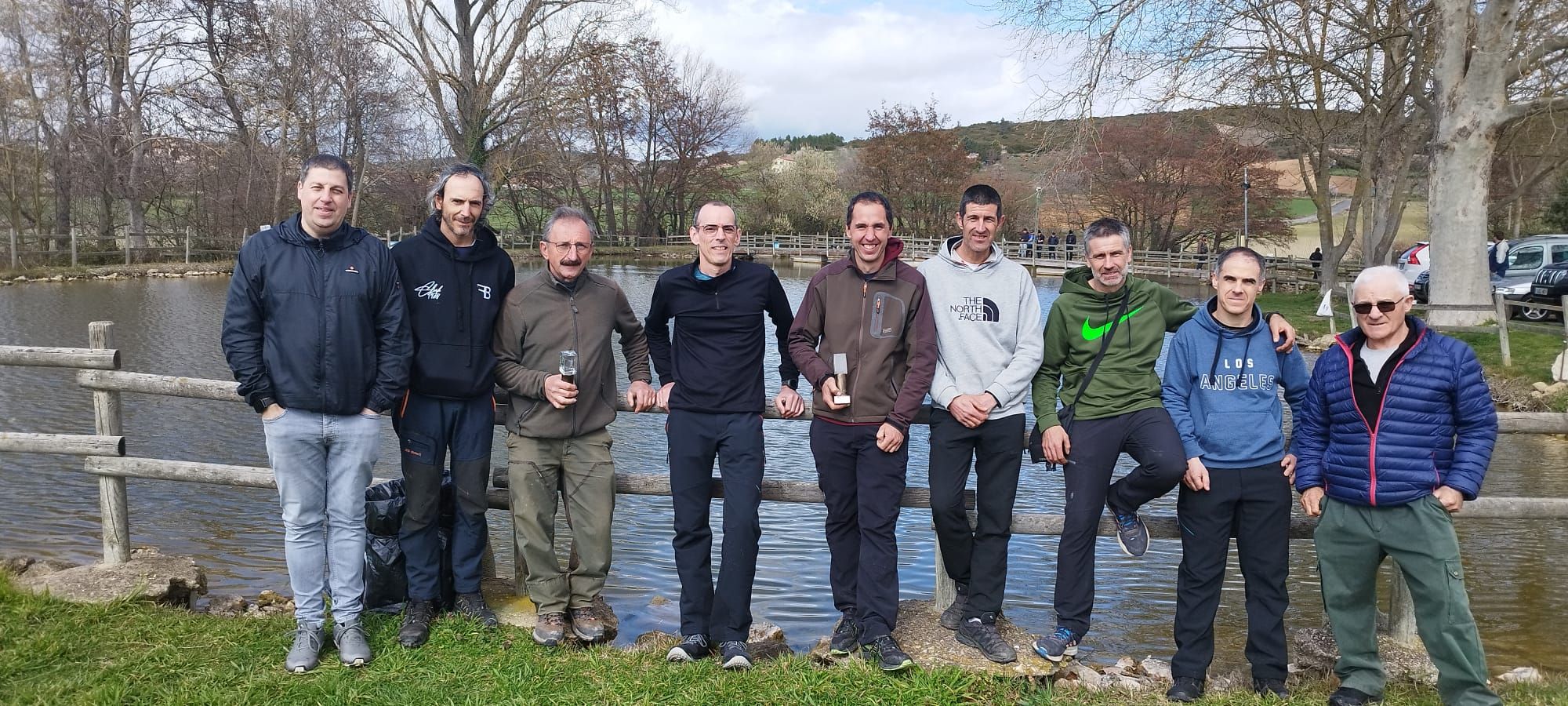Participantes en el campeonato local de caza menor con perro organizado por La Unión.