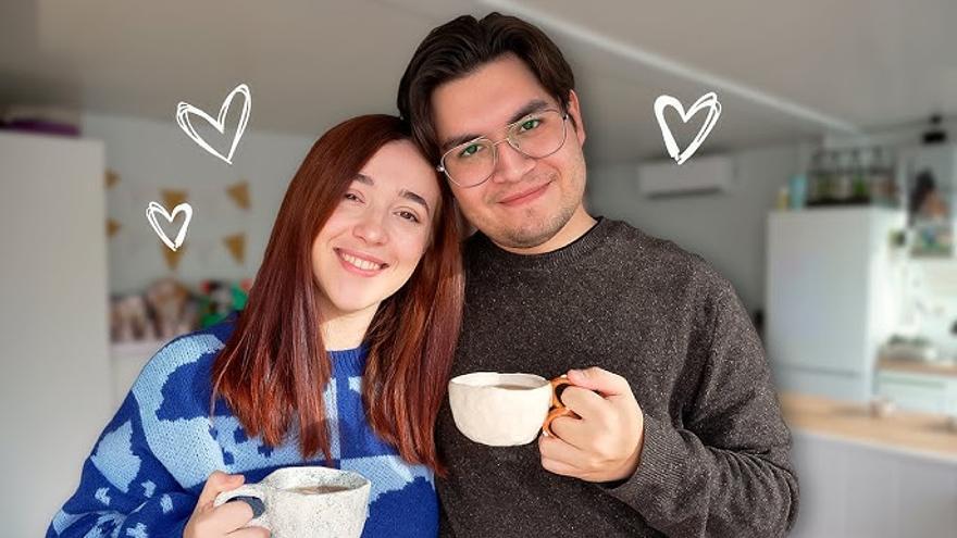 Esther y Chicharo en su canal de YouTube.