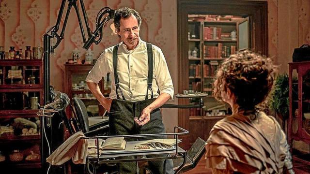 El actor mexicano Demián bichir, en una escena de la serie ‘El dentista’. | FOTO: MOVISTAR PLUS+