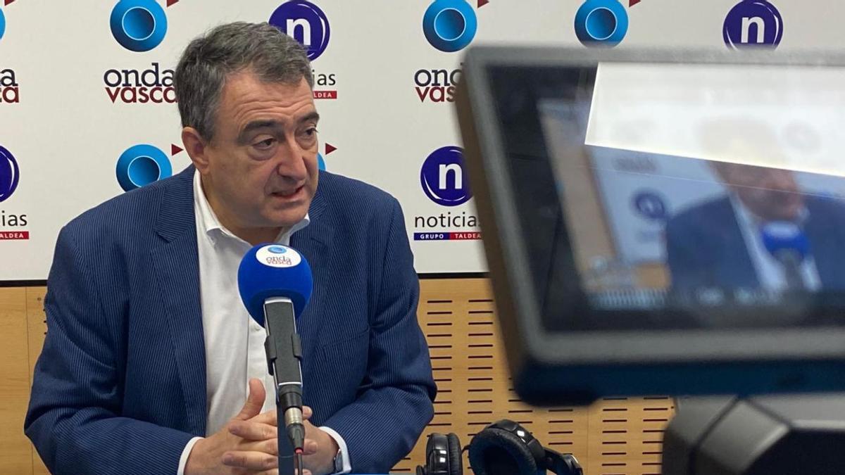 El portavoz del PNV en el Congreso, Aitor Esteban, en una entrevista en Onda Vasca .