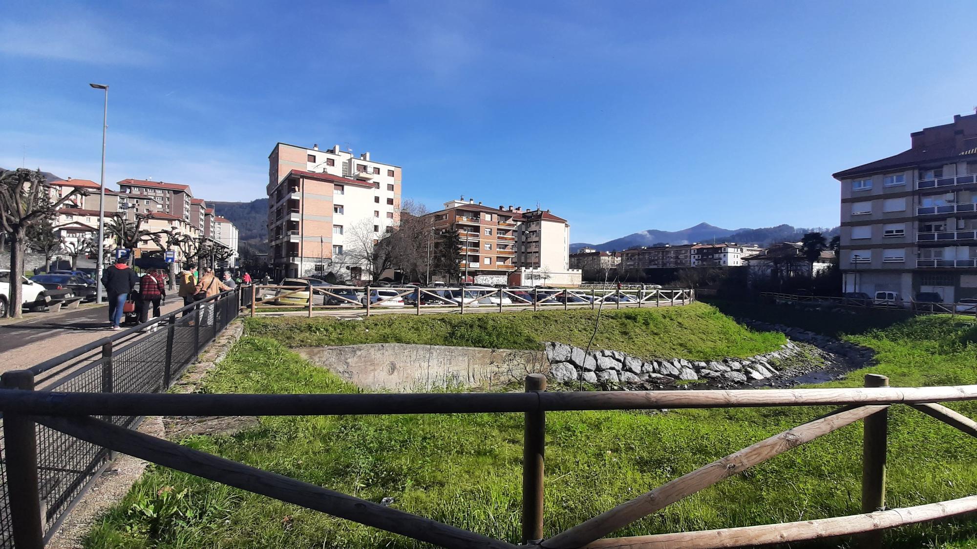 Parking provisional de Odeibar en Goikoplaza Laudio