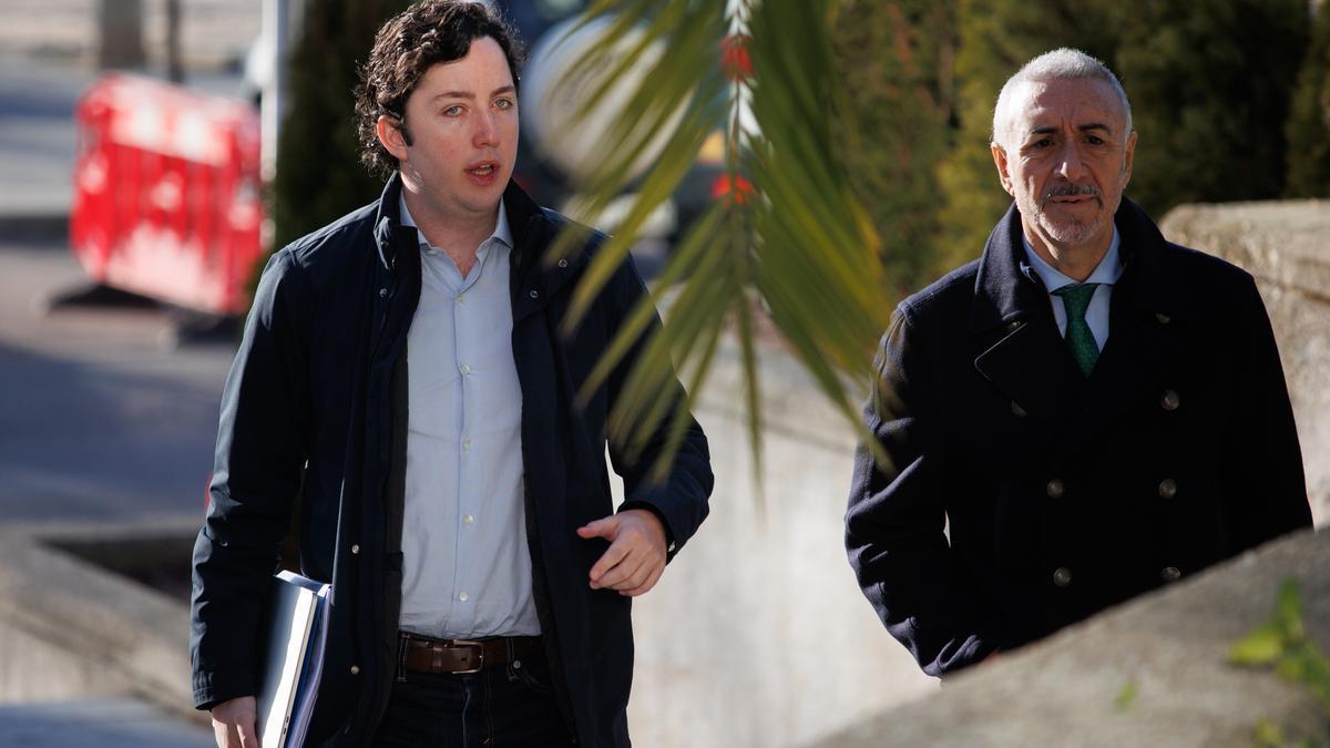 Francisco Nicolás Gómez Iglesias, conocido como ‘El Pequeño Nicolás’ y su abogado Juan Carlos Navarro.